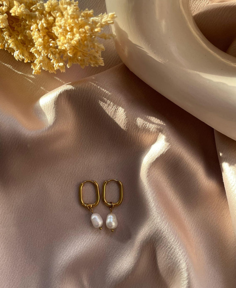 Pearl drop Squared Hoop